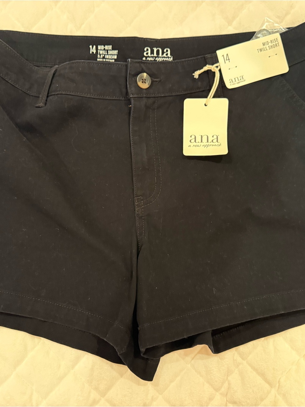 a.n.a Black Twill Mid-Rise Women's Shorts - Size 14 NWT